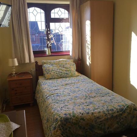 نيونياتون The Cedars House B&B المظهر الخارجي الصورة