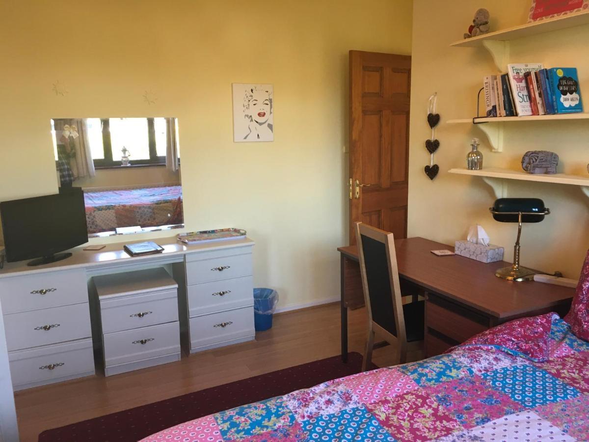 نيونياتون The Cedars House B&B المظهر الخارجي الصورة