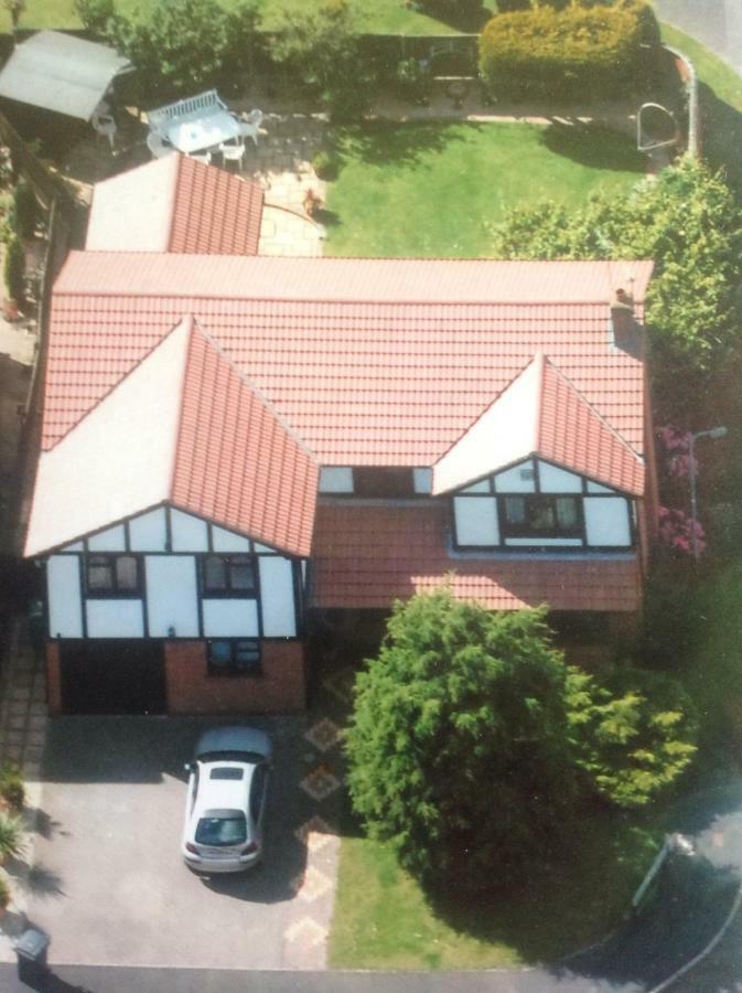 نيونياتون The Cedars House B&B المظهر الخارجي الصورة